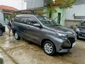 Rental mobil. Sewa mobil harian, mingguan & bulanan lepas kunci.