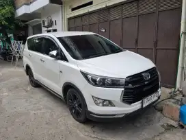 Toyota Kijang Innova Inova Venturer Matic AT Tahun 2018 Putih , 2017