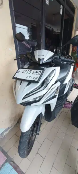 Vario 125 CBS ISS 2023 putih doff