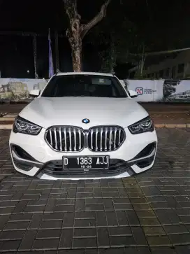 X1 BMW 2021 xline !
 pajak Okt 2025 panjang.
Panoramic sunroof x1