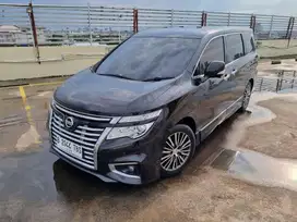 Nissan Elgrand gen 2 Facelift type 2.5 HWS th 2014,,mewah banget gan!!