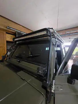 Suzuki Jimny 2000 Bensin