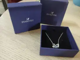 SWAROVSKI DAZZLING SWAN Necklace Rhodium Plate