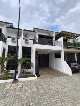 Rumah 2 lantai cukup bayar 5 jt langsung huni cicilan 7jt perbulan