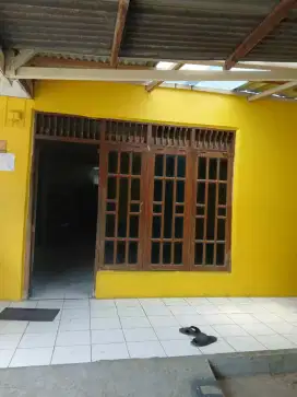 Di sewakan rumah per tahun..area tingkir tengah.. Dkt tol tingkir