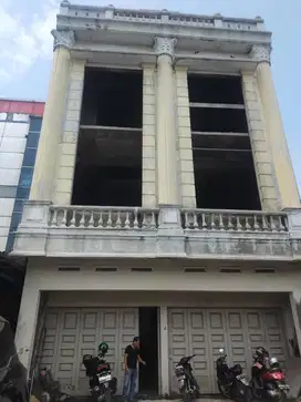 Ruko 2 pintu 3,5 lantai bonus rumah 2 lantai