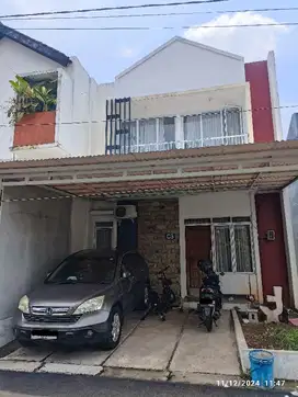 OVER KREDIT Rumah NEMPEL STASIUN CUMA 5 MENIT PINGGIR JALAN RAYA