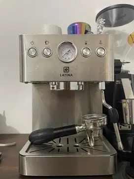 Mesin Espresso Latnia Primo 2 & Grinder Latina DX60