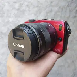 Canon EOS M Merah