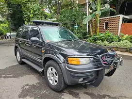 Ford Escape 2004 manual 2.0 tangan 1 dr baru