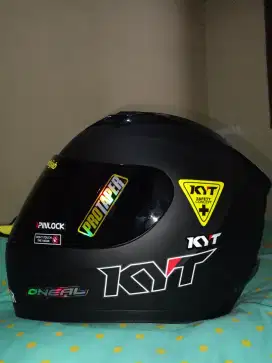 Helm KYT fullface R-10