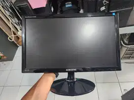 MONITOR LED SAMSUNG 19 WIDESCREEN, NORMAL TINGGLA PAKAI