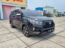 ( KM 22 Ribu ) Toyota Kijang Innova Reborn Venturer 2.4 Diesel AT 2021