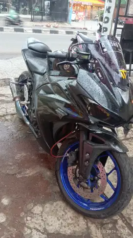 yamaha R25 tahun 2015