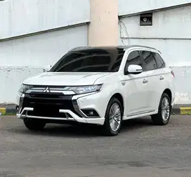 Mitsubishi Outlander PHEV 2.4 4WD 2019 / 2021 / Odo 23rbu Kilometer