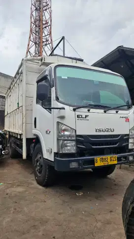 Isuzu NMR 81 giga ps 125 HD tahun 2022 bak central