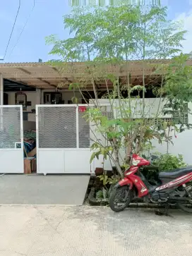 Jual rumah nyaman di komplek Taman Kopo Katapang