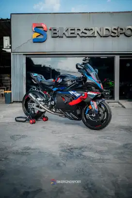 BMW M1000RR 2024