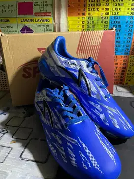 Sepatu Sepak Bola Specs Alpha