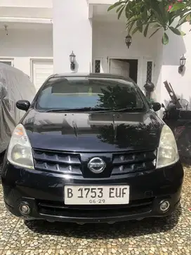 Nissan Livina 2009 AT