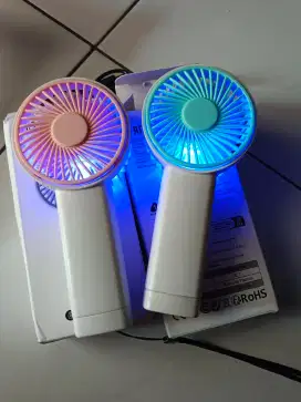 30rb Dijual Murah Kipas Angin Mini Fan Genggam Cute Portable (BARU)