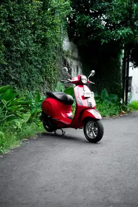 PIAGGIO VESPA MATIC PRIMAVERA IGET TERMURAH BERGARANSI ( BISA KREDIT )