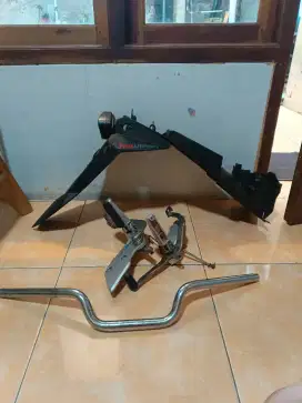 Footstep depan,stang,spatboard belakang vixion new