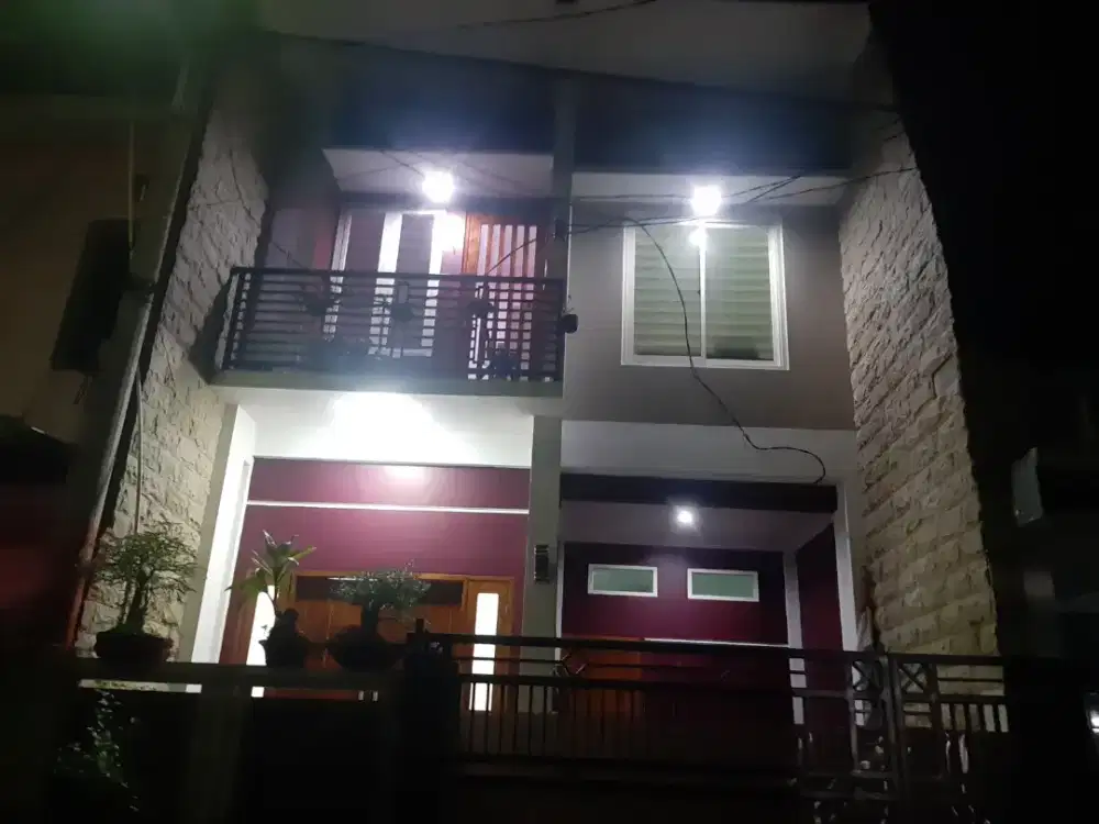 Dijual cepat rumah 2.5 lantai