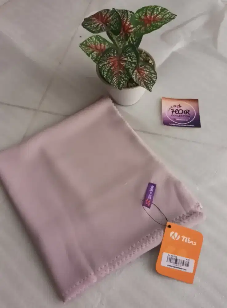 Nibras Hijab segi Empat
