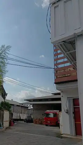 Gudang Di jalan Utama Gatot Subroto