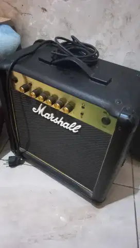 Ampli Gitar Marshall MG15CF