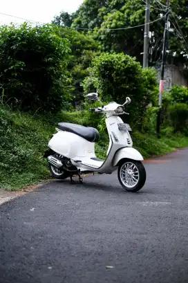 PIAGGIO VESPA MATIC SPRINT IGET TERMURAH BERGARANSI ( BISA KREDIT )