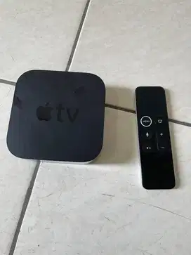 Apple TV 4K + remote