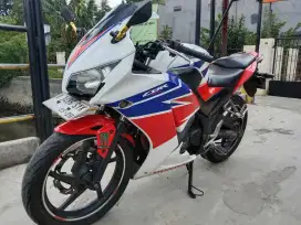 Honda CBR 150 R th 2015 Bisa kredit jg