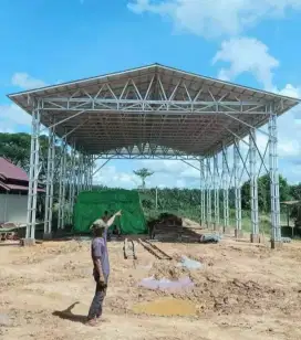 kontruksi rangka atap baja ringan terpasang