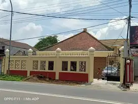 DISEWAKAN RUMAH LOKASI DEKAT STIKES DIAN HUSADA DAN TERMINAL MOJOKERTO