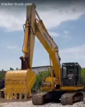 Excavator Komatsu PC200-8M0 Tahun 2017