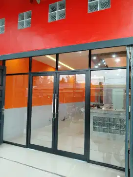 Pintu kaca  alumunium upvc partisi sekat  alumunium