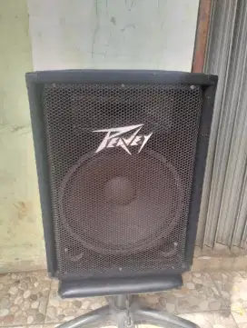 Speaker pasif peavey pvi115