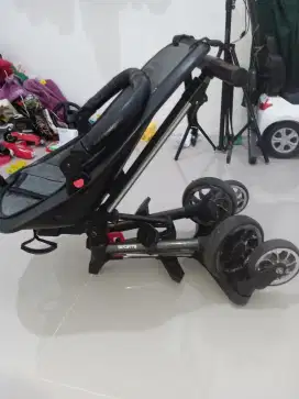 Stroller lipat bayi