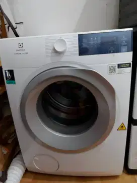 Dijual Mesin Dryer Electrolux 8,5 Kg Seperti Baru