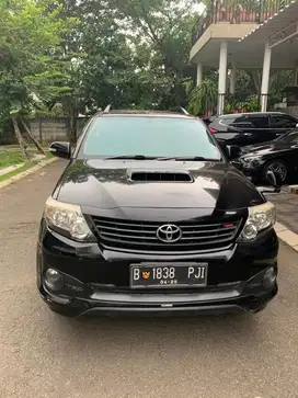 TOYOTA FORTUNER VNT TRD 2015