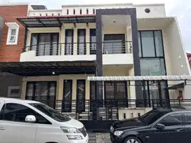 Dijual Rumah Mewah Kompleks Cemara Asri - Mangga