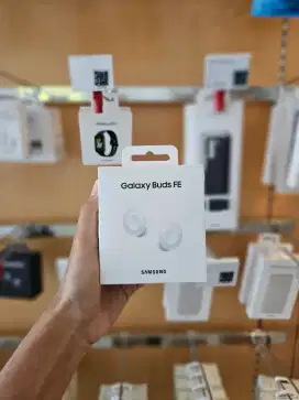 SAMSUNG GALAXY BUDS FE WHITE