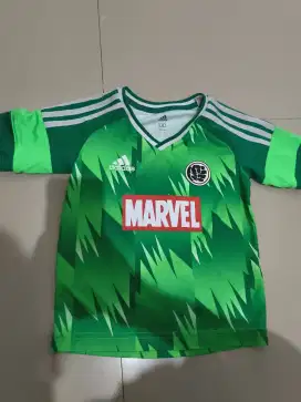 Jersey Adidas colab marvel