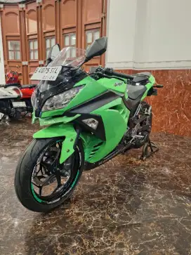 DP 5 JT KREDIT KAWASAKI NINJA 250 CC EFI 2017 • MOTOR GRES KM.LOW