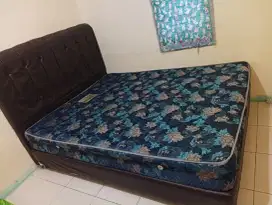 Central Springbed dan Dipan (Tempat Tidur Springbed Bekas)