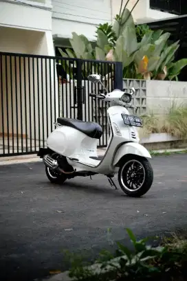 PIAGGIO VESPA MATIC SPRINT IGET TERMURAH BERGARANSI ( BISA KREDIT )