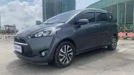 Toyota Sienta 1.5 V Bensin-MT 2018 Abu /