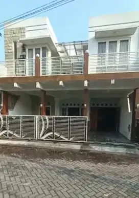 Rumah Besar 2 Lantai, Perum Pondok Jati, Sidoarjo Kota